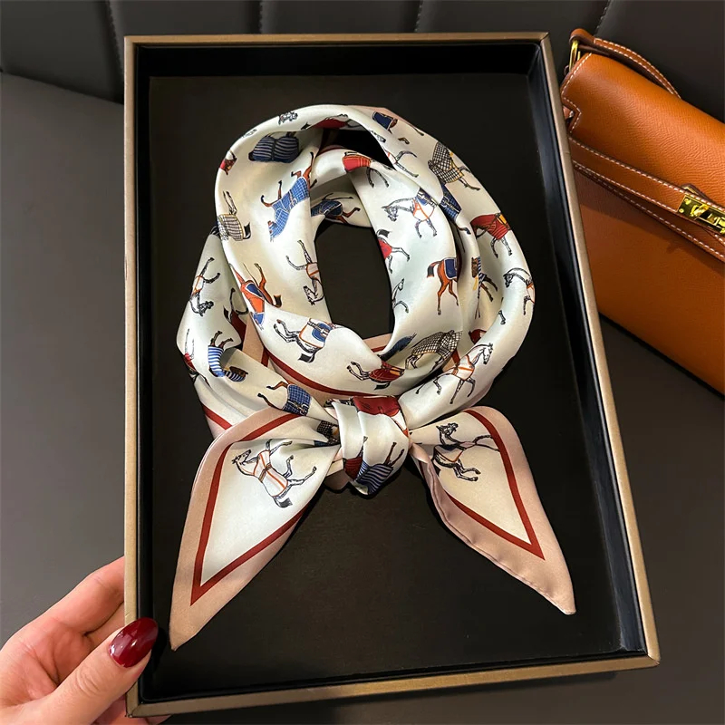 Women Bags 2026 Trends - 2026 Yeni At Desenli Kadın Eşarp